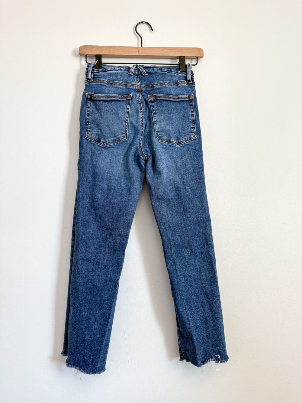 Good American Good Petite Straight Medium Blue Size 0/25 - Picture 6 of 9